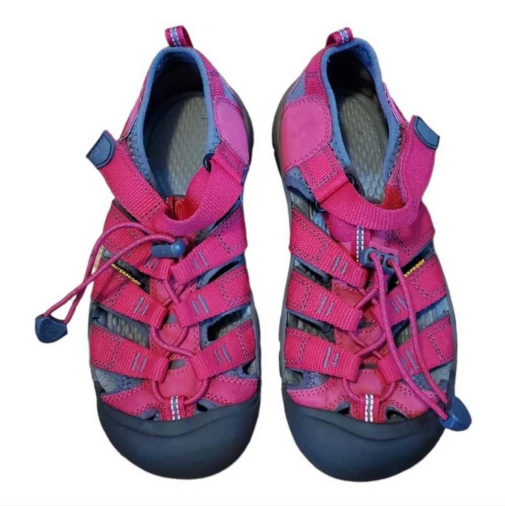 Keen Newport H2 Sandals Girl's Size 4 Raspberry